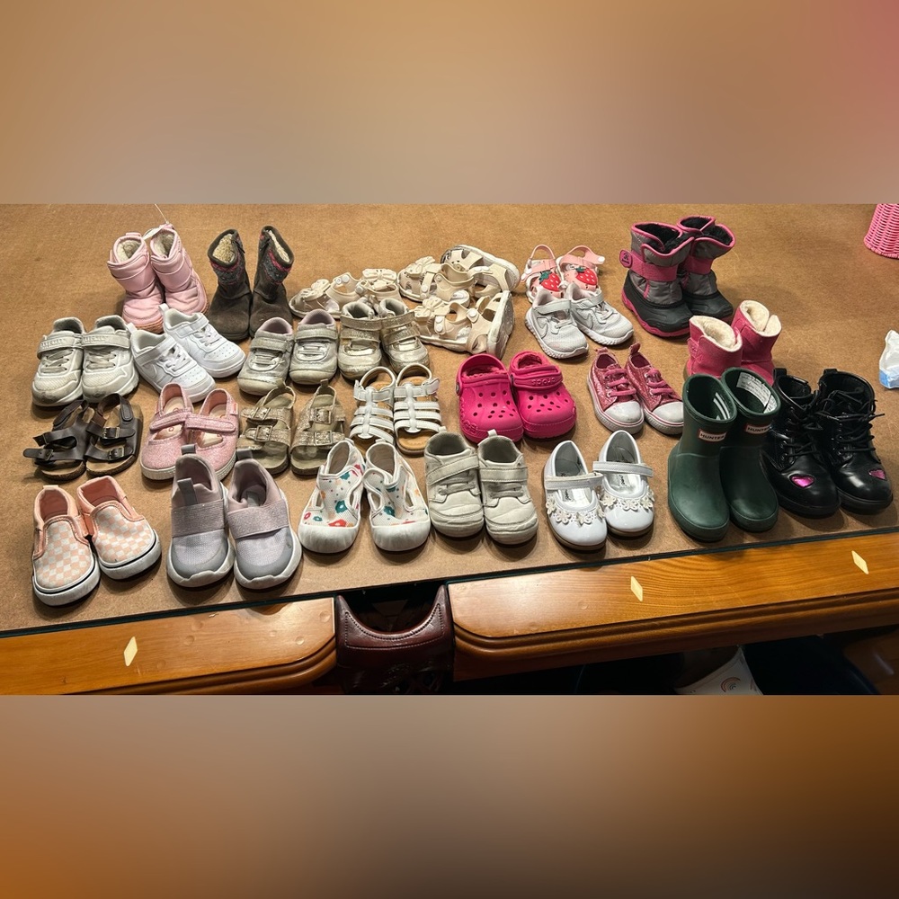 Toddler shoes!! Nike, Uggs, Crocs, Vans, Hunter Boots, Stride Rite & More!